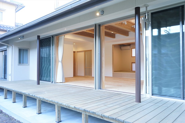 街中で住み開く家の施工事例イメージ