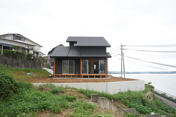 丘の上の海が見える家の施工事例イメージ