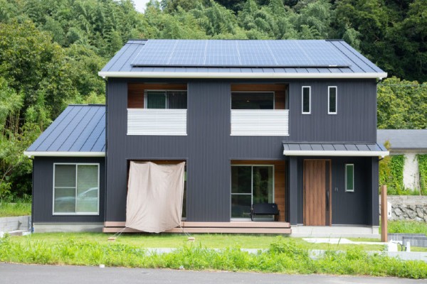 重厚でクールなすまいの施工事例イメージ