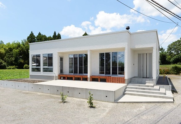 シンプルデザインの平屋住宅