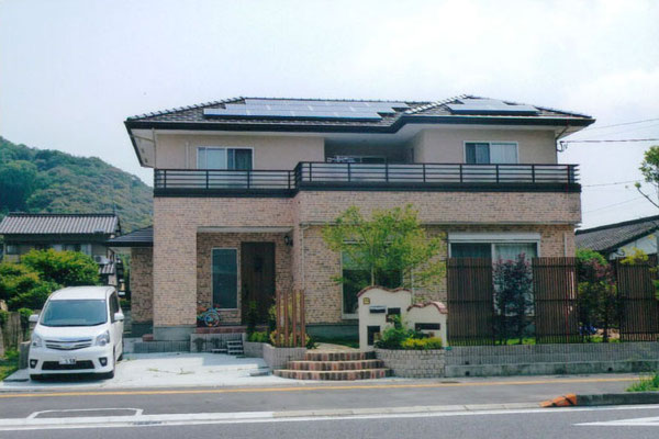太陽光パネルのある省エネ住宅の施工事例イメージ