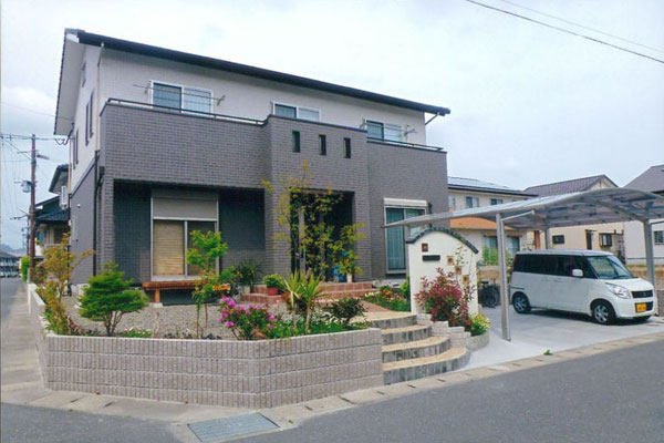 ウッドデッキと芝生は定番！の施工事例イメージ